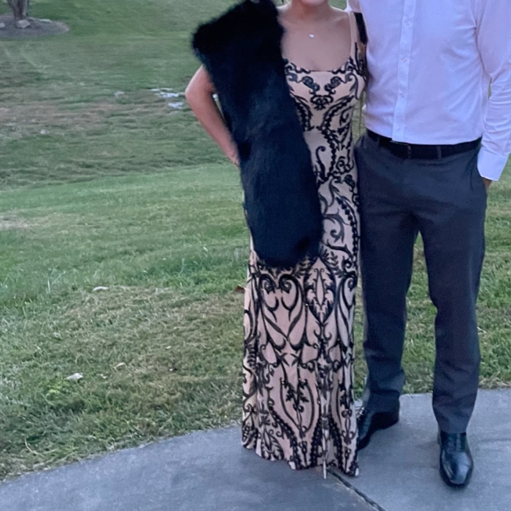 Windsor sequins gown (small) with faux fur shall